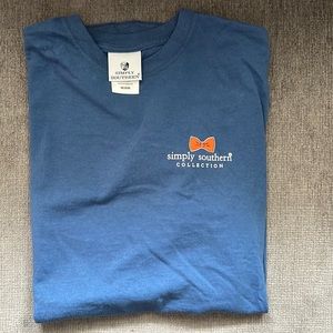 Never worn, no holes or stains, simply southern t-shirt